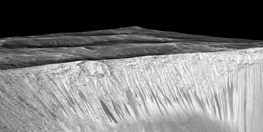 Diese Furchen sollen laut NASA der Beweis für geschmolzenes Wasser auf dem Mars sein. Foto: NASA/JPL-Caltech/Univ. of Arizona