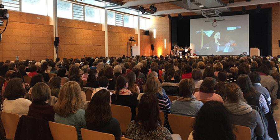 Rund 400 Teilnehmerinnen fanden sich zum Frauentag des Christusbundes ein. Foto: Christusbund