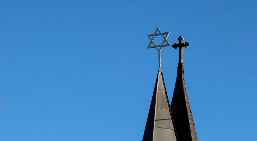 Die EKD und der Zentralrat der Juden wollen stärker zusammenarbeiten. Foto: iStock/KaraGrubis