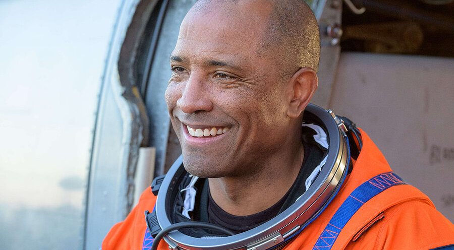Der US-Astronaut Victor Glover. Foto: picture alliance / ZUMAPRESS.com | Bill Ingalls/Nasa