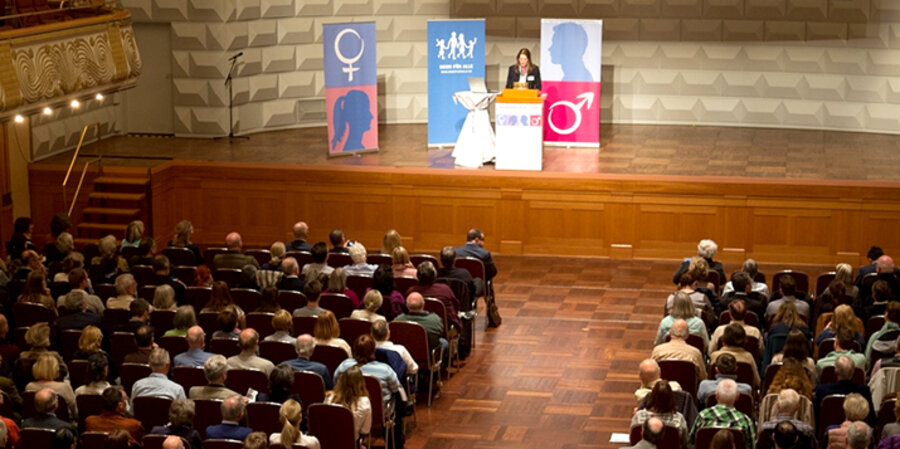 Zu dem Symposium des Aktionsbündnisses für Ehe und Familie „Demo für alle“, kamen 2017 über 400 Teilnehmer. Foto: „Demo für alle“