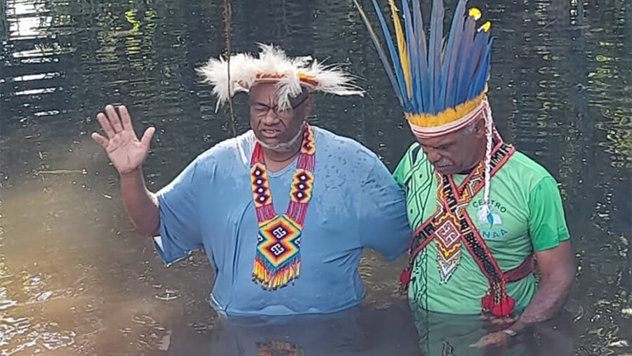 Eine Indianer-Taufe in Brasilien nach dem Lockdown. Foto: DIPM