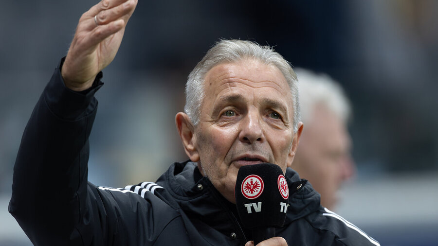 „Charly“ Körbel hatte 602 Einsätze in der Fußball-Bundesliga, so viele wie kein anderer. 
