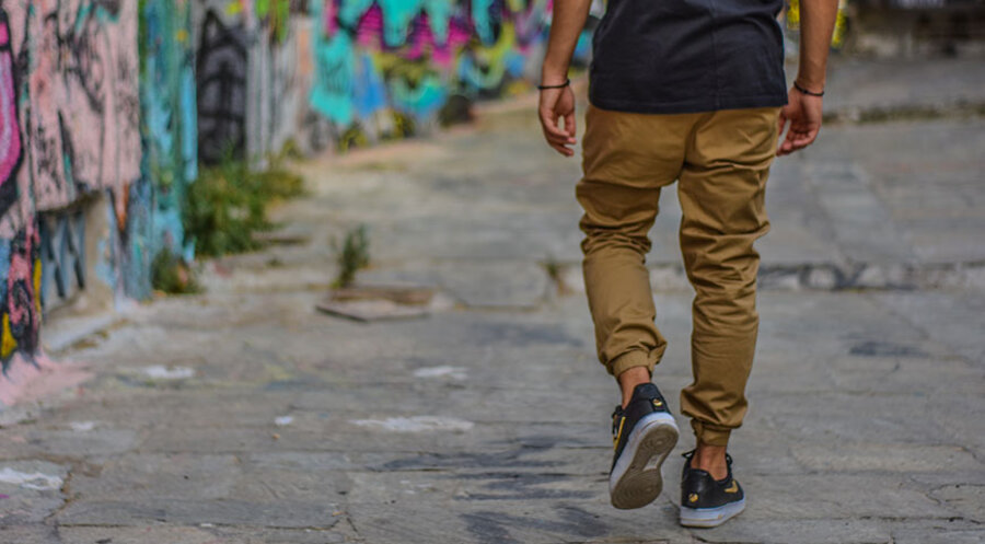 Ein Mann beim Spaziergang. Symbolbild: unsplash.com