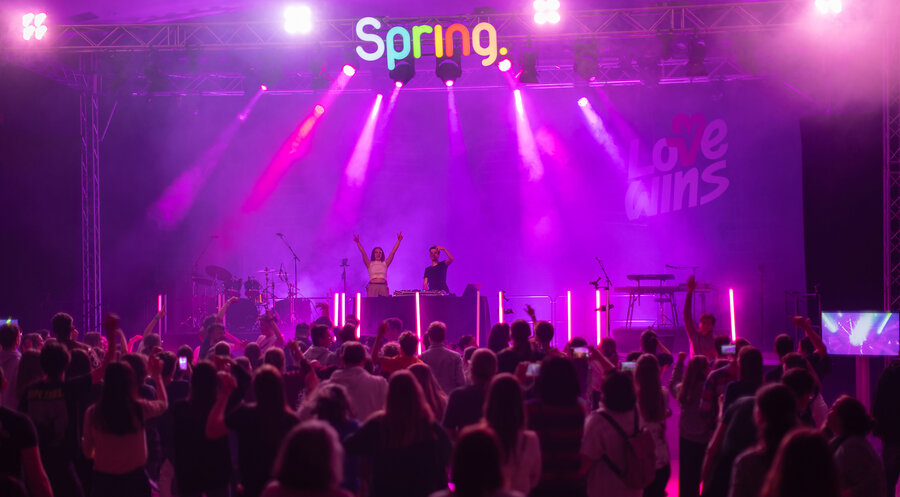 Das Festival ist eine Mischung aus 
Familienfreizeit, Evangelisation, Glaubensfest und 
Schulungskongress. Foto: Kurt Gruhlke Fotografie