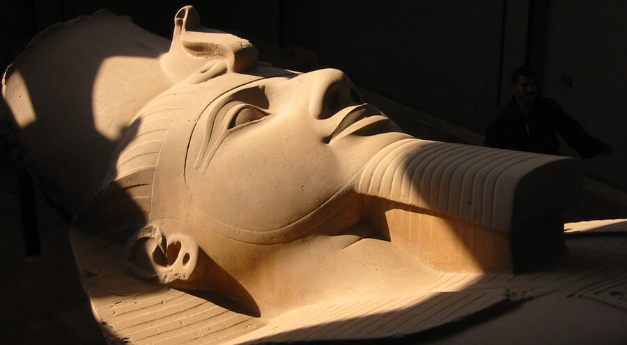 Die Statue von Ramses II., vermutlich des Pharao in der Zeit von Mose. Foto: Wiki Commons