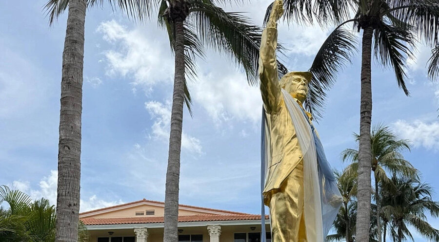 Die vergoldete Trump-Statue sorgt in den USA für kontroverse Diskussionen. Foto: Facebook Mark Burns