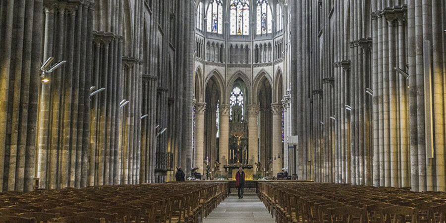 Der Journalist Markus Günther ist der Meinung: „Sosehr sich auch beide Kirchen darin überbieten, dem Zeitgeist nachzulaufen, die Abwärtsbewegung haben sie nicht stoppen können.“ Foto; pixabay.com