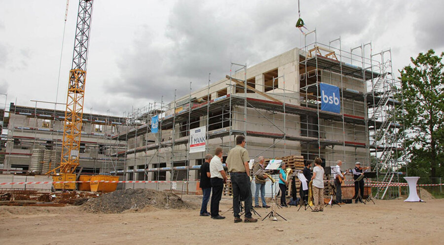 Das Richtfest der neuen Verwaltungszentrale in Güstrow. Foto: ELKM/ C. Meyer