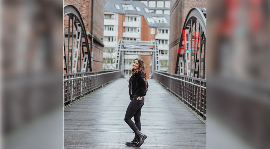 Jasmin Neubauer betreibt den Instagram-Kanal "LIEBEZURBIBEL". Foto: Katharina Schneider