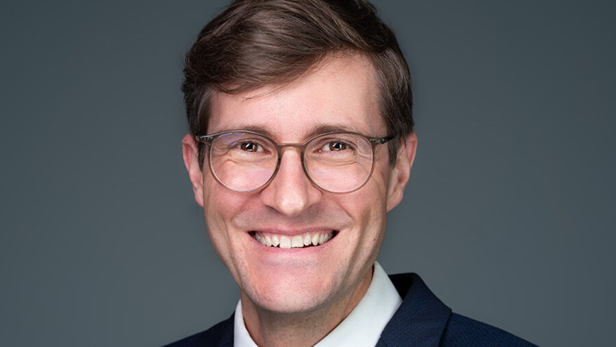 Der neue Pressesprecher der pfälzischen Landeskirche, Felix Kirschbacher. Foto: lk