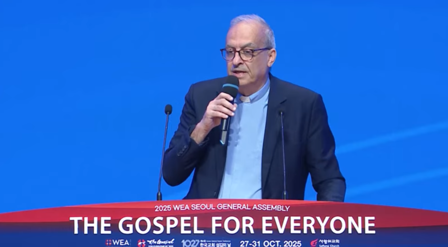 Botrus Mansour bei seiner Antrittsrede in Seoul am 30. Oktober 2025. Screenshot: Youtube/World Evangelical Alliance