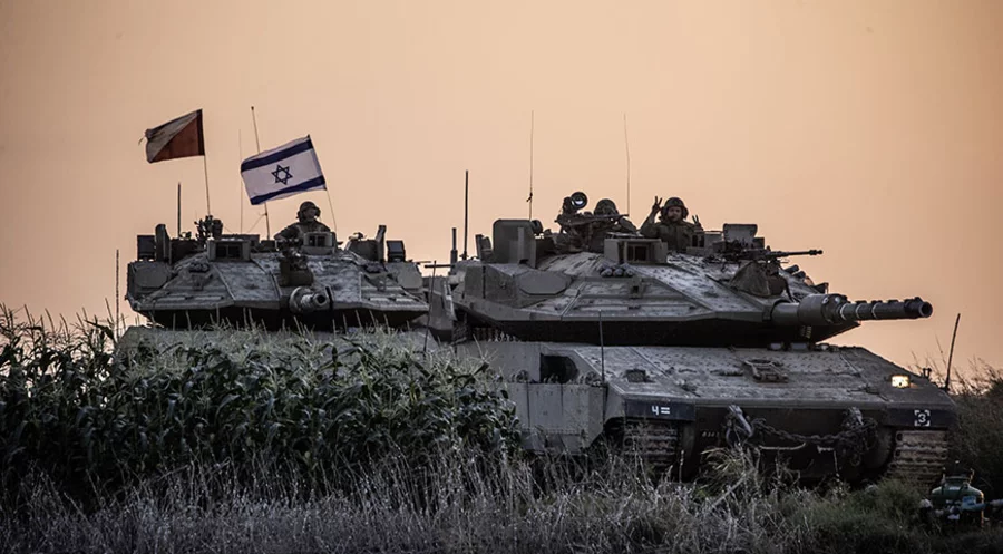 Ein Panzer mit israelischen Soldaten. Foto: picture-alliance/AA