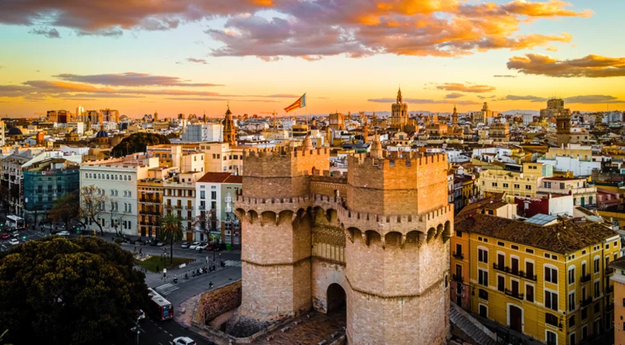 Im spanischen Valencia gehörte Prof. Samuel Escobar einer Baptistengemeinde an. Foto: iStock/Alexey_Fedoren