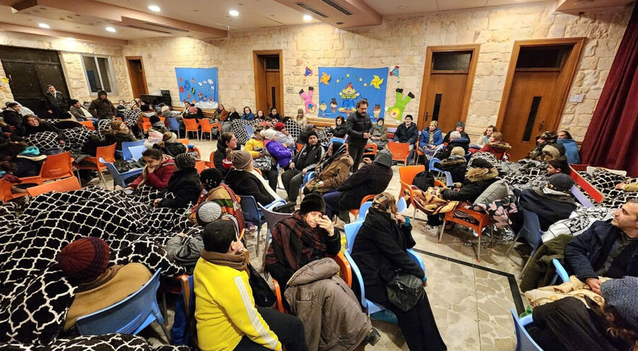 Die Menschen haben ihre Wohnungen oder Häuser verloren und sind jetzt obdachlos. Foto: Christlicher Hilfsbund im Orient