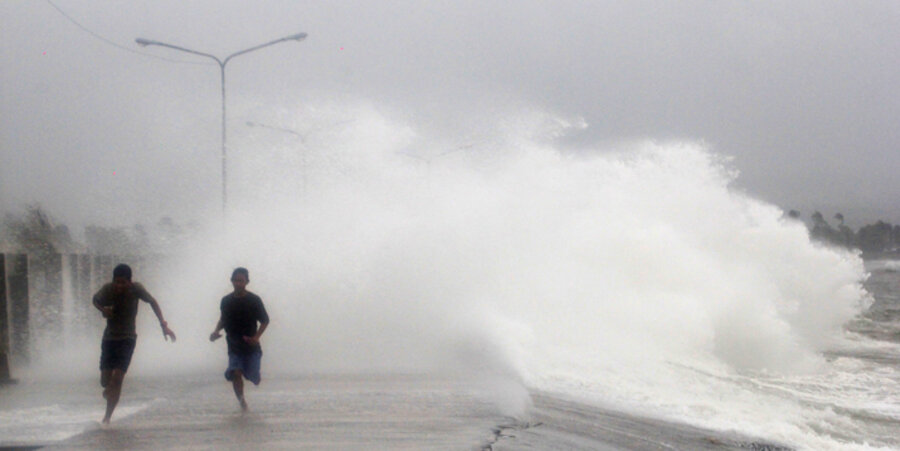 Mehr als eine Million Menschen flüchten vor dem Wirbelsturm „Hagupit“. Foto: picture-alliance/dpa