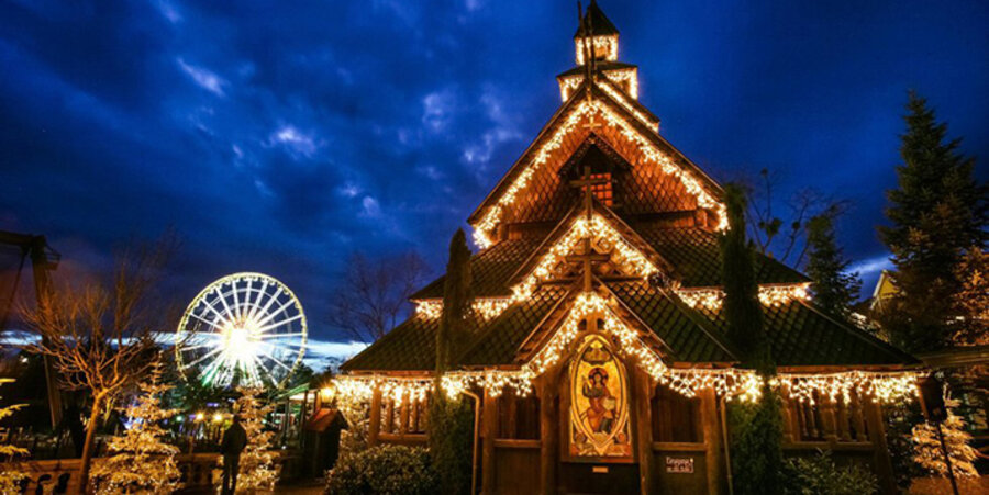 Zu den Attraktionen im Europapark in Rust gehört die norwegische Stabkirche. Foto: PR