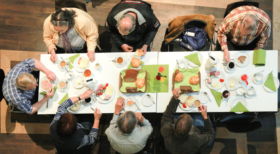  Seit 25 Jahren lädt die evangelische St. Matthäuskirche in München bedürftige und obdachlose Menschen zum „Matthäusfrühstück“ ein. Foto: Matthäusdienste