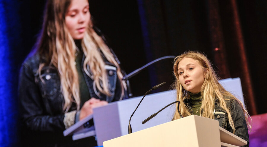 Die Klimaaktivistin Aimée van Baalen sprach am 08.11.2022 während der Synode der Evangelischen Kirche in Deutschland zum Thema Klimaneutralität. Foto: Picture Alliance/Jens Schulze