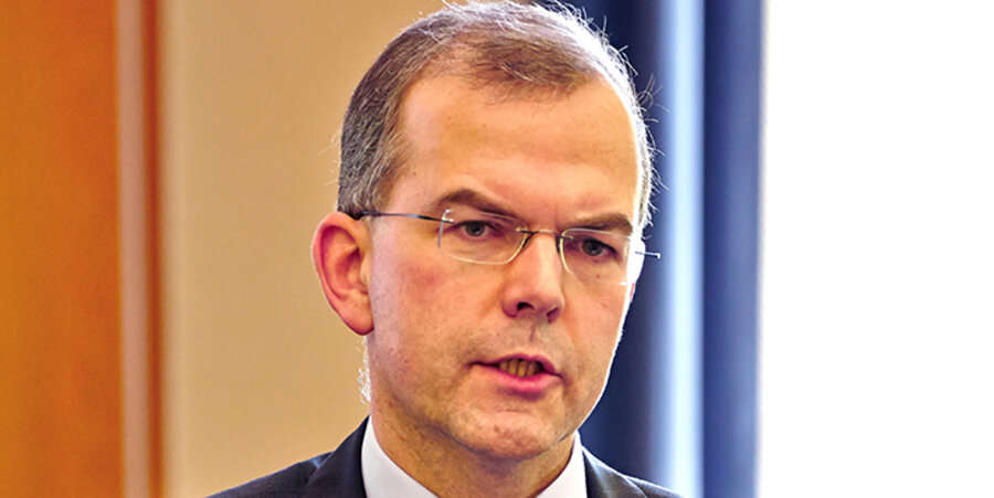 Der Volkswirt Hans-Jörg Naumer ist der Ansicht, dass sich mit der richtigen Wirtschaftsordnung Ökologie und Ökonomie aussöhnen lassen. Foto: idea/Kwerk.eu