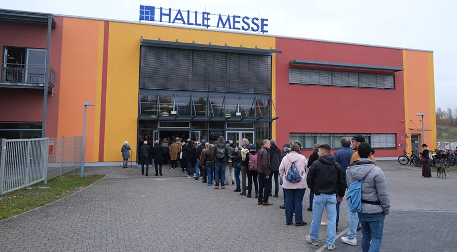 Buchmesse „Seitenwechsel“ in Halle: Die Veranstalter sprechen von rund 6.000 Besuchern. Foto: picture alliance/dpa/Sebastian Willnow
