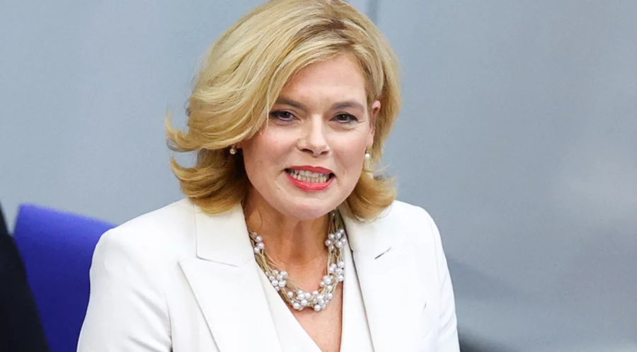 Warnt Kirchen vor Beliebigkeit: Die neue Bundestagspräsidentin Julia Klöckner. Foto: picture alliance/REUTERS/Lisi Niesner