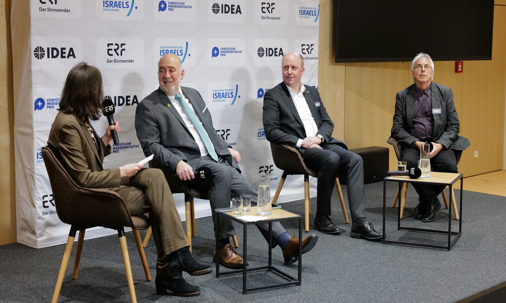 v.l.n.r.: Daniela Städter, Ron Prosor, Uwe Becker und Wolfgang Grieb. Foto: Klaus Werner/CSI