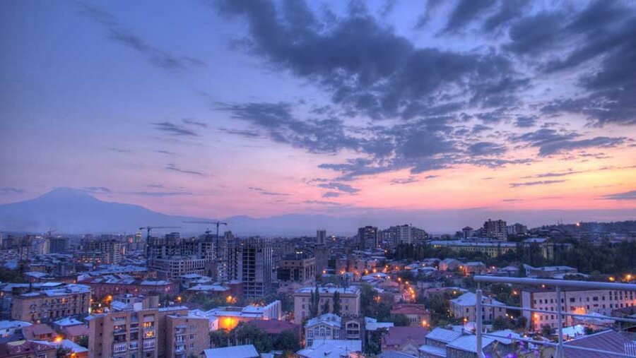 Auch der Staat Armenien selbst müsse um seine Existenz fürchten – im Bild: die Hauptstadt Eriwan. Foto: pixabay.com