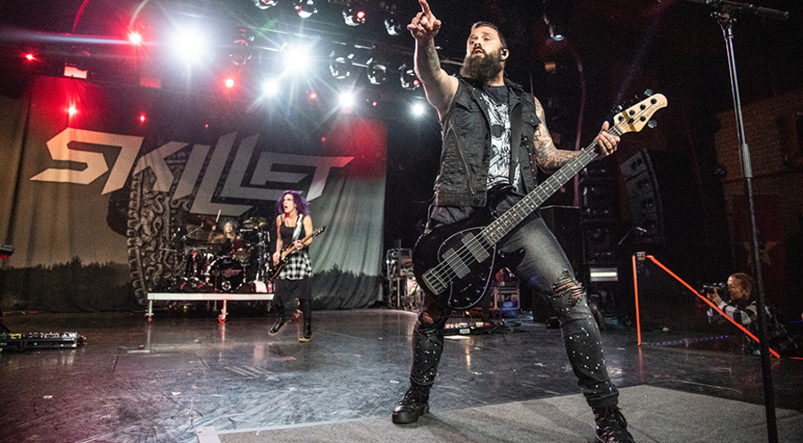 Der Sänger der christlichen US-Rockband „Skillet“, John Cooper. Foto: Picture Alliance/Amy Harris/Invision/AP 