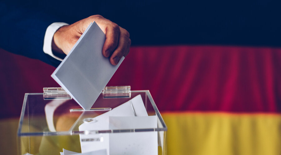 Zur Bundestagswahl 2025 geben wahlberechtigte Personen ihre Stimmen ab. Foto: Adobestock/Daniel Jedzura
