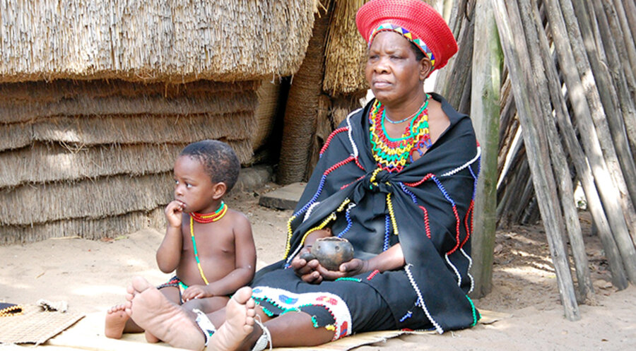Eine Mutter aus dem Volk der Zulu mit ihrem Kind. Symbolbild: pixabay.com