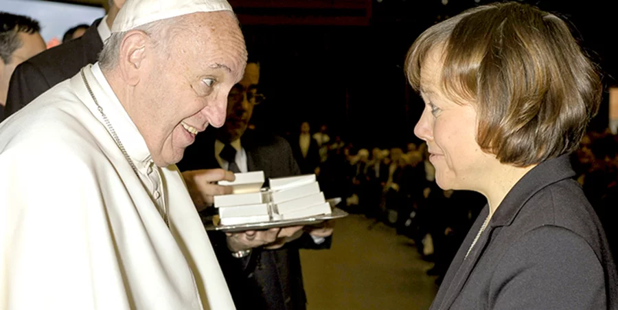 v. l.: Papst Franziskus und die Präses der Evangelischen Kirche von Westfalen, Annette Kurschus. Foto: Agenzia Romano Siciliani/O.R.