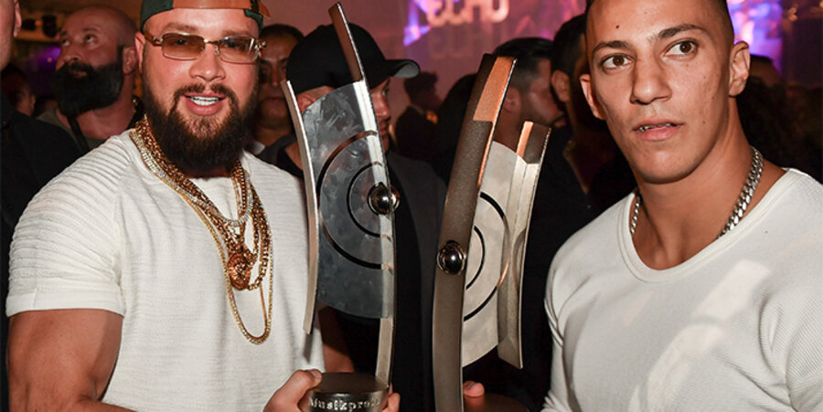 Die umstrittenen Rapper Kollegah und Farid Bang wurden mit dem Echo ausgezeichnet. Foto: picture-alliance/Jens Kalaene/dpa-Zentralbild/dpa