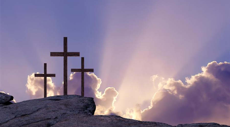 Blick auf das Kreuz: Für den christlichen Glauben gibt es mehr als genug Gründe. Symbolfoto: iStock/DNY59