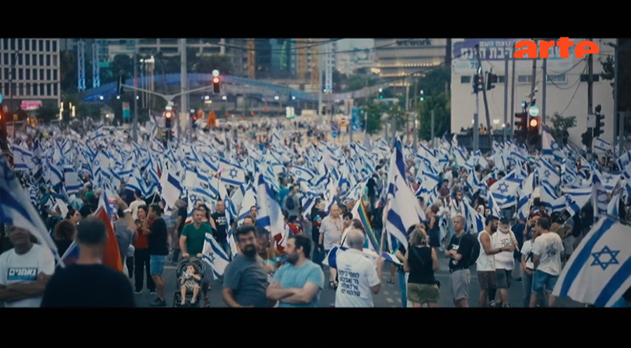 Szene aus dem Trailer zur ARTE-Doku von der Großdemonstration gegen die geplante Justizreform 