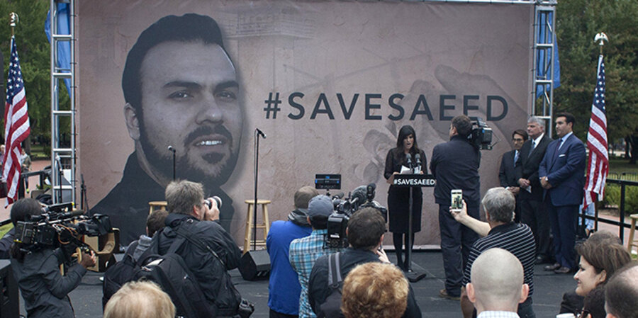 Pastor Saeed Abedini wurde nach drei Jahren aus der Haft entlassen. Seine Frau Naghmeh (am Pult) setzte sich, wie hier vor dem Weißen Haus, seit Jahren für seine Freilassung ein. Foto: picture-alliance/ZUMAPress.com