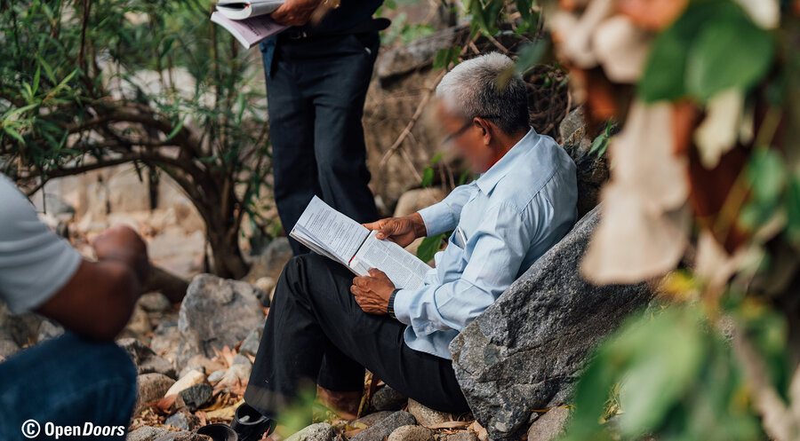 In manchen Ländern ist die Verbreitung christlicher Schriften verboten. Foto: Open Doors