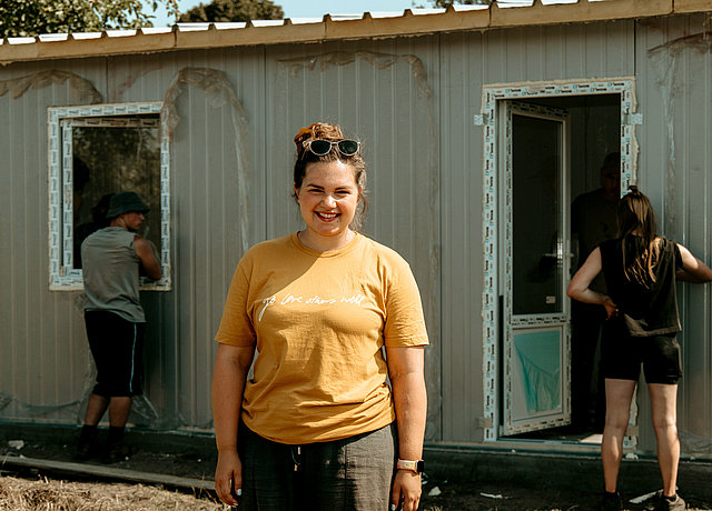Marie John hilft beim Wiederaufbau von Häusern in der Ukraine. Foto: privat