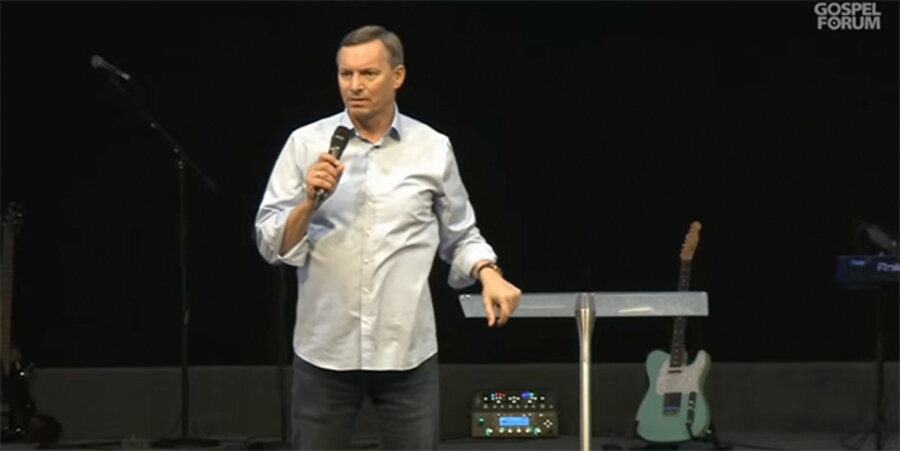 Leiter und Vorstandsvorsitzenden des Gospel Forum Stuttgart, Peter Wenz, war durch seinen Führungsstil in die Kritik geraten. Screenshot: YouTube/Gospelforum