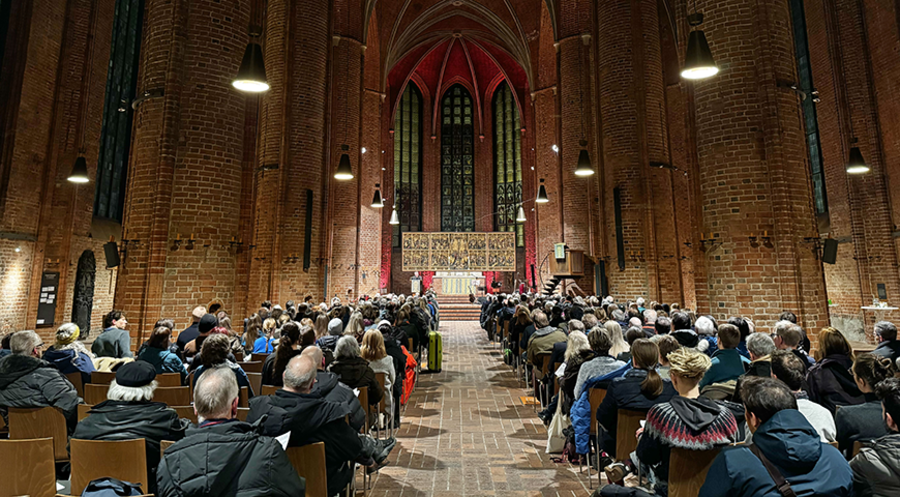 Auch in Hannover fand der Abschluss der Gebetswoche mit rund 200 Christen in der Marktkirche eine gute Resonanz. Foto: Evangelische Allianz Hannover