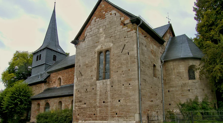 Die evangelische St. Veit Kirche im nordhessischen Twistetal-Twiste. Foto: Wikipedia/GLSystem