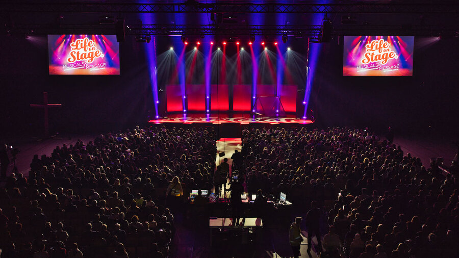 „Life on Stage“ erzählt Lebensgeschichten von Christen, die auf wahren Begebenheiten basieren. 