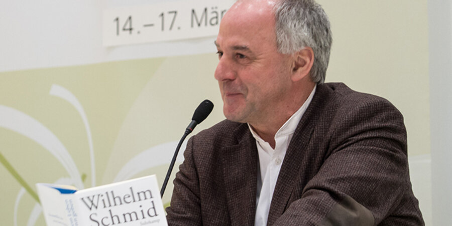 Der Philosoph Prof. Wilhelm Schmid beobachtet bei vielen Menschen Orientierungslosigkeit. Photo: Gemeinfrei