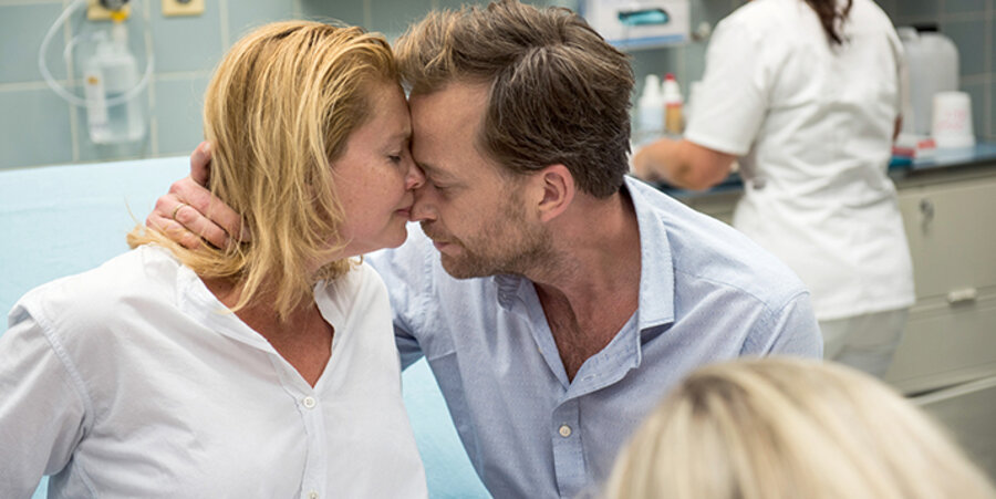Das Ehepaar muss eine schwere Entscheidung treffen. Foto: WDR/Wolfgang Ennenbach