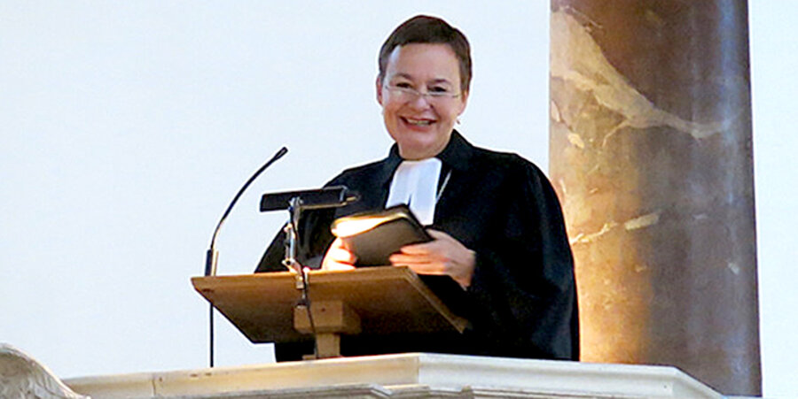 Die Generalsuperintendentin Ulrike Trautwein ist Schirmherrin beim CSD in Berlin. Foto: EKBO/Anette Kaiser
