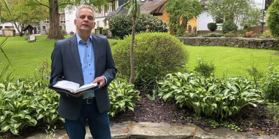Der Leiter des Fackelträgerzentrums „Klostermühle“, Stefan Kiene. Screenshot: YouTube/Sächsischer Jugendverband EC
