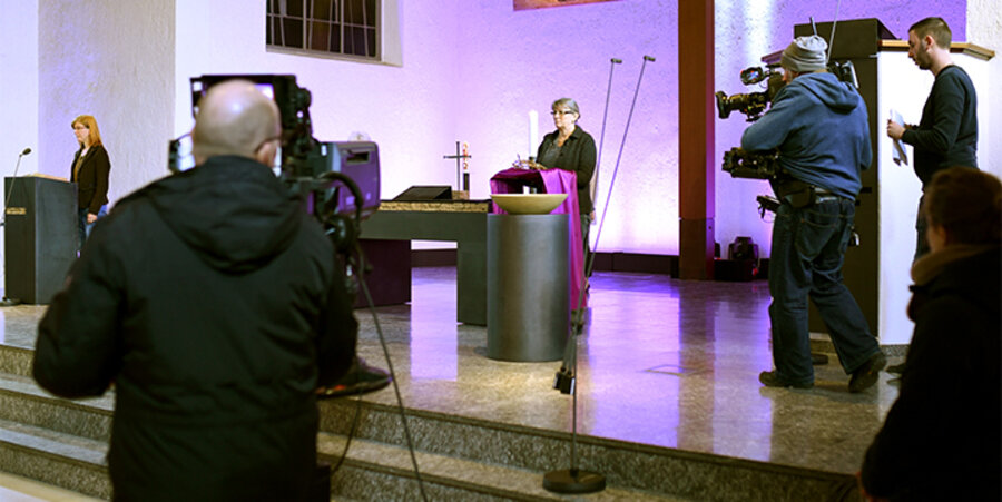 Auch nach Inkrafttreten der neuen europäischen Datenschutzverordnung sind Liveübertragungen von Gottesdiensten und kirchlichen Veranstaltungen erlaubt. Foto: picture-alliance/dpa