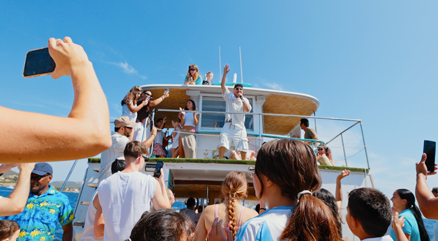 Partyboot mit drei christlichen DJs an Bord: „Die eine Hälfte sind Christen, die anderen kennen Jesus noch nicht.“ Foto: Reach Mallorca