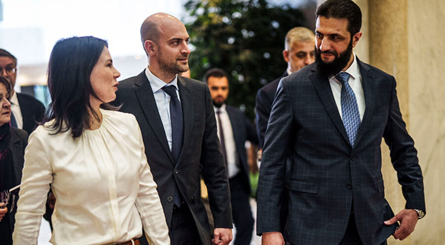 v.l.: Die deutsche Außenministerin Annalena Baerbock, ihr französischer Amtskollege Noel Barrot und Ahmed al-Scharaa Foto: picture alliance/Dominik Butzmann/AA/photothek.de|Dominik Butzmann