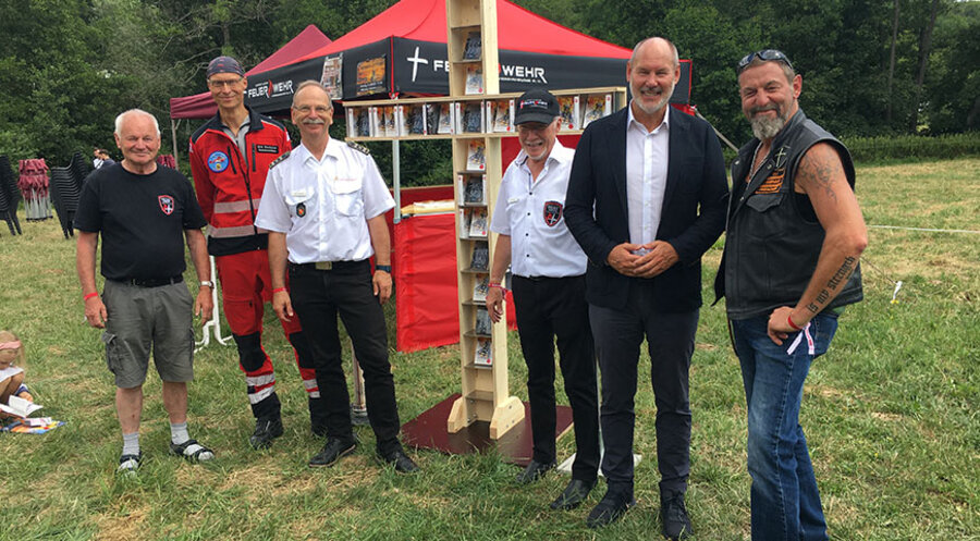 v.l.n.r.: Werner Reutter, Dirk Gockeler, Bernd Kramp (Vorsitzender der de CFV), Manfred Rode, Oberbürgermeister Martin Georg Cohn und Oliver „Bodsches“ Bodrogi. Foto: CFV/Bernd Kramp